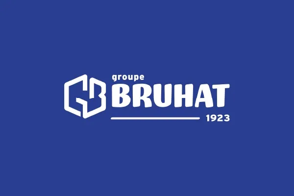 Le logo du groupe Bruhat, fondé en 1923, en blanc sur fond bleu.